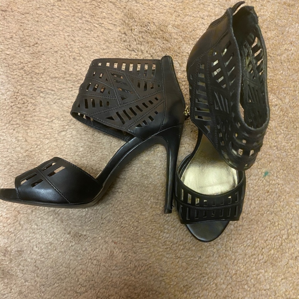$5 for $40🔥Black Guess High Heels 6.5